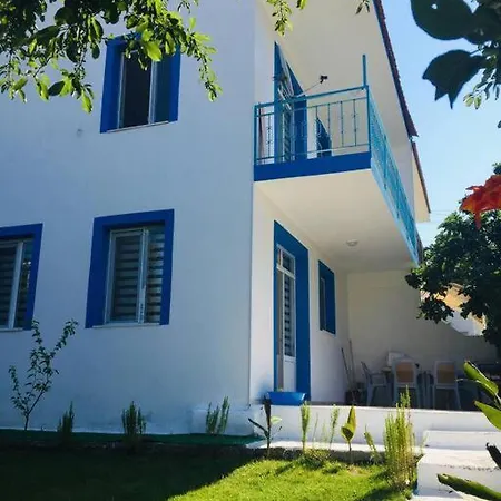 Refreshing House With Garden In The Heart Of